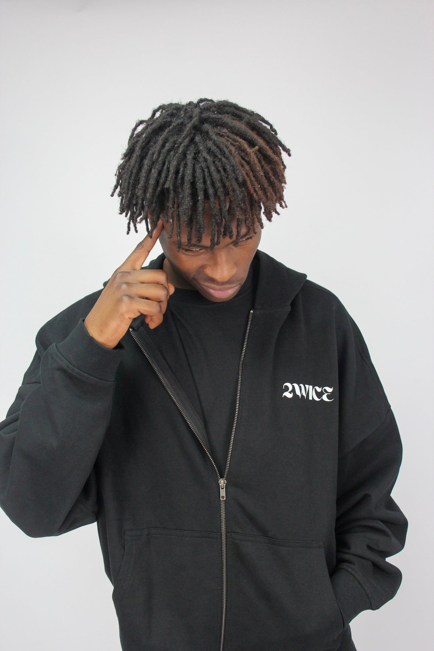 2WICE Zip Up Hoodie Zwart