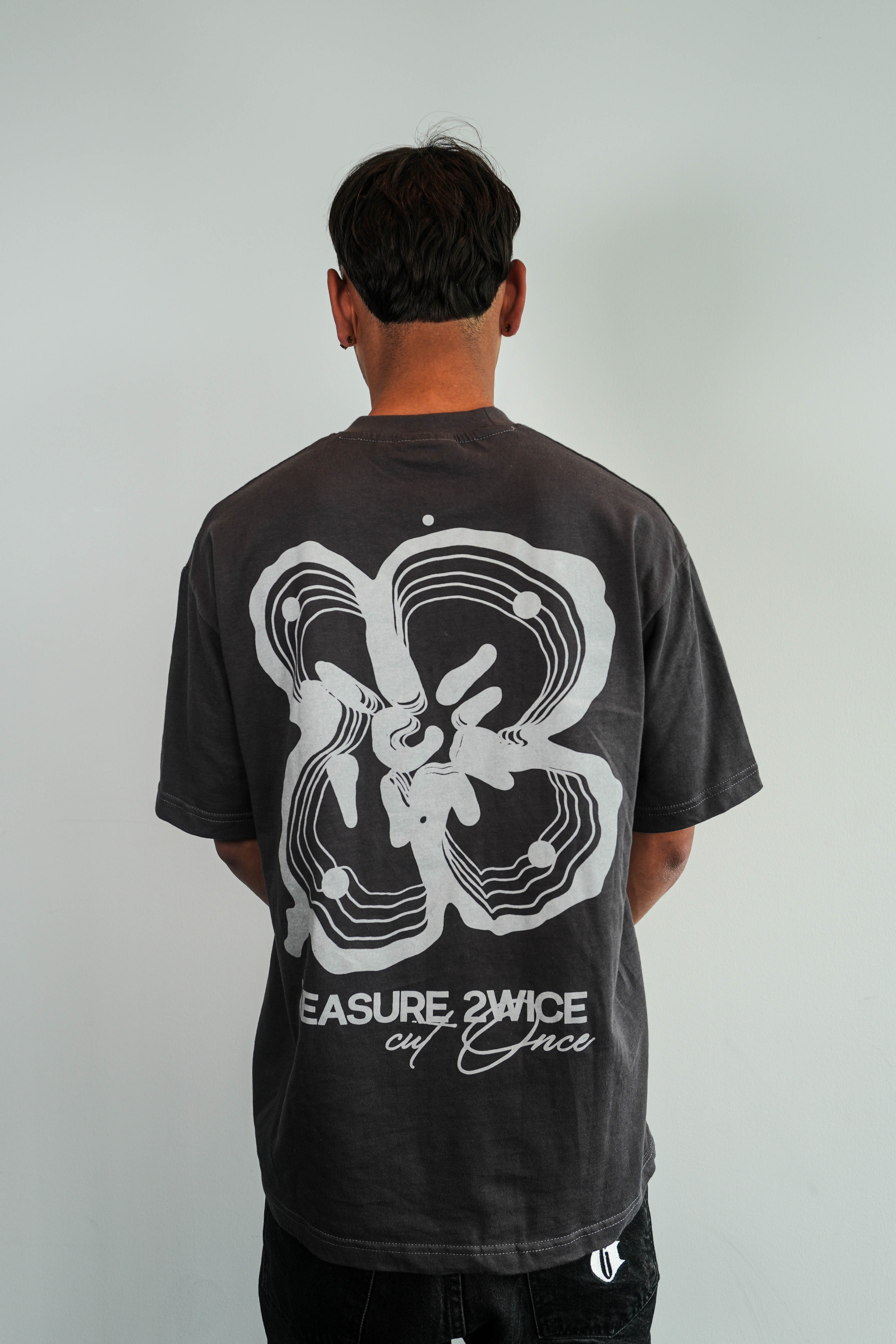 MEASURE 2WICE CUT ONCE T-SHIRT DARK GREY